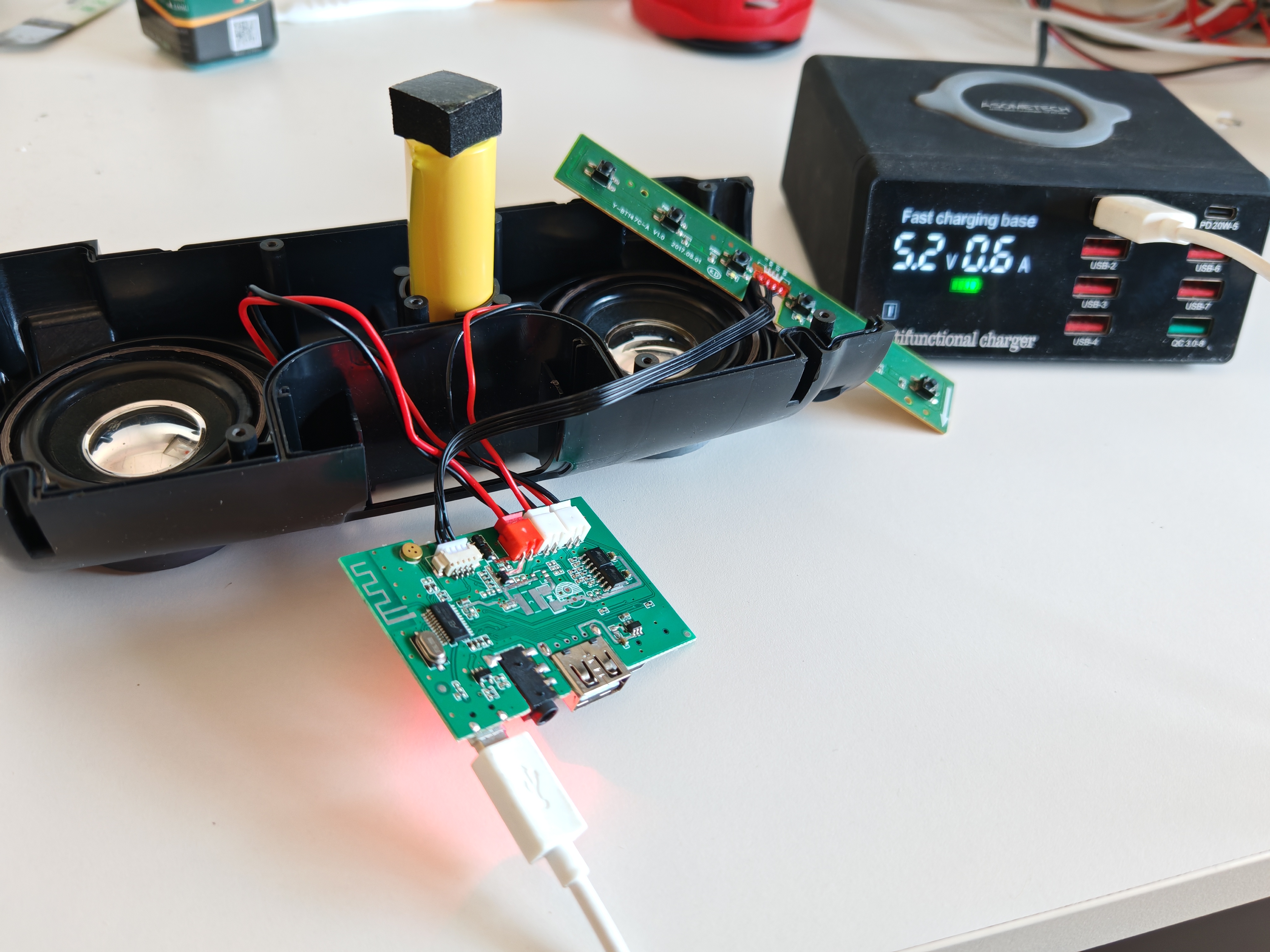 REPARACION ALTAVOZ PORTATIL - imagen 3